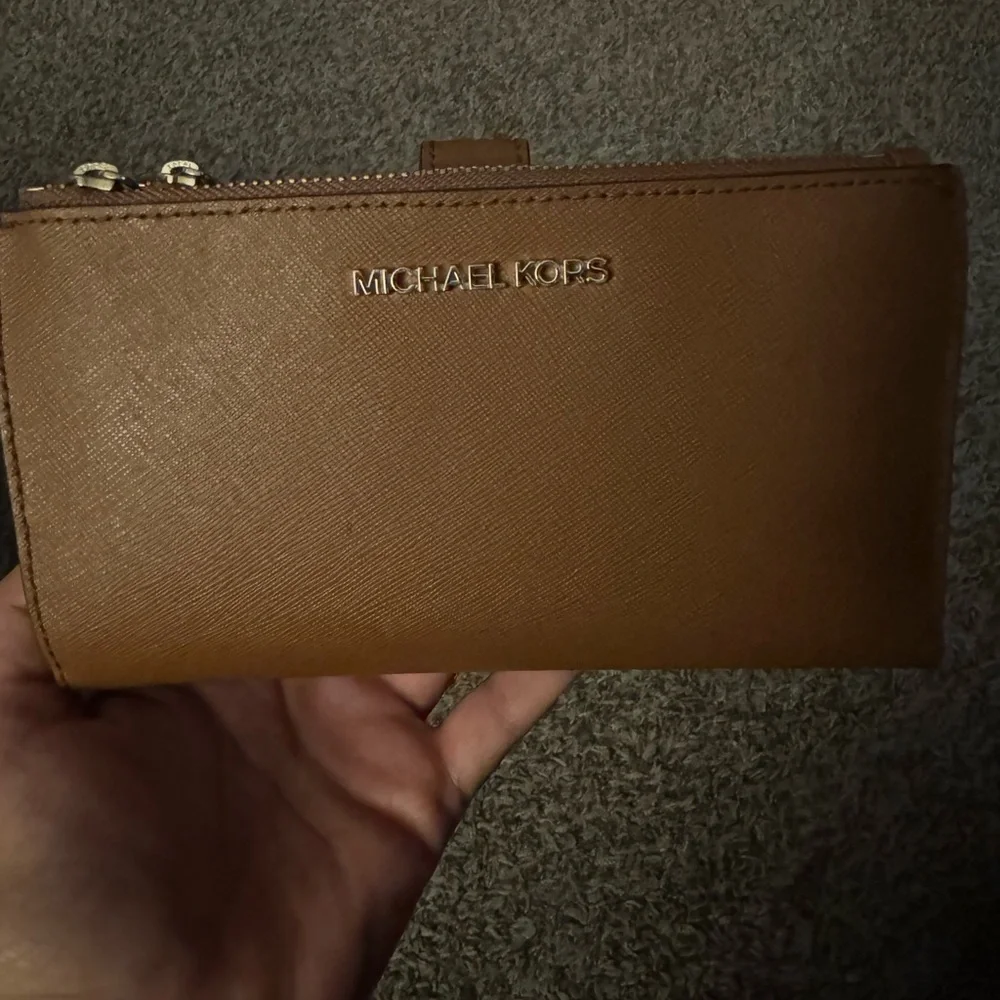 Michael Kors Women's Jet Set Travel Double Zip Wristlet Wallet Saffiano Leather